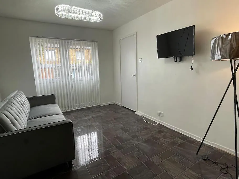 New! 4 Bedroom London House With Garden And Lawn United Kingdom