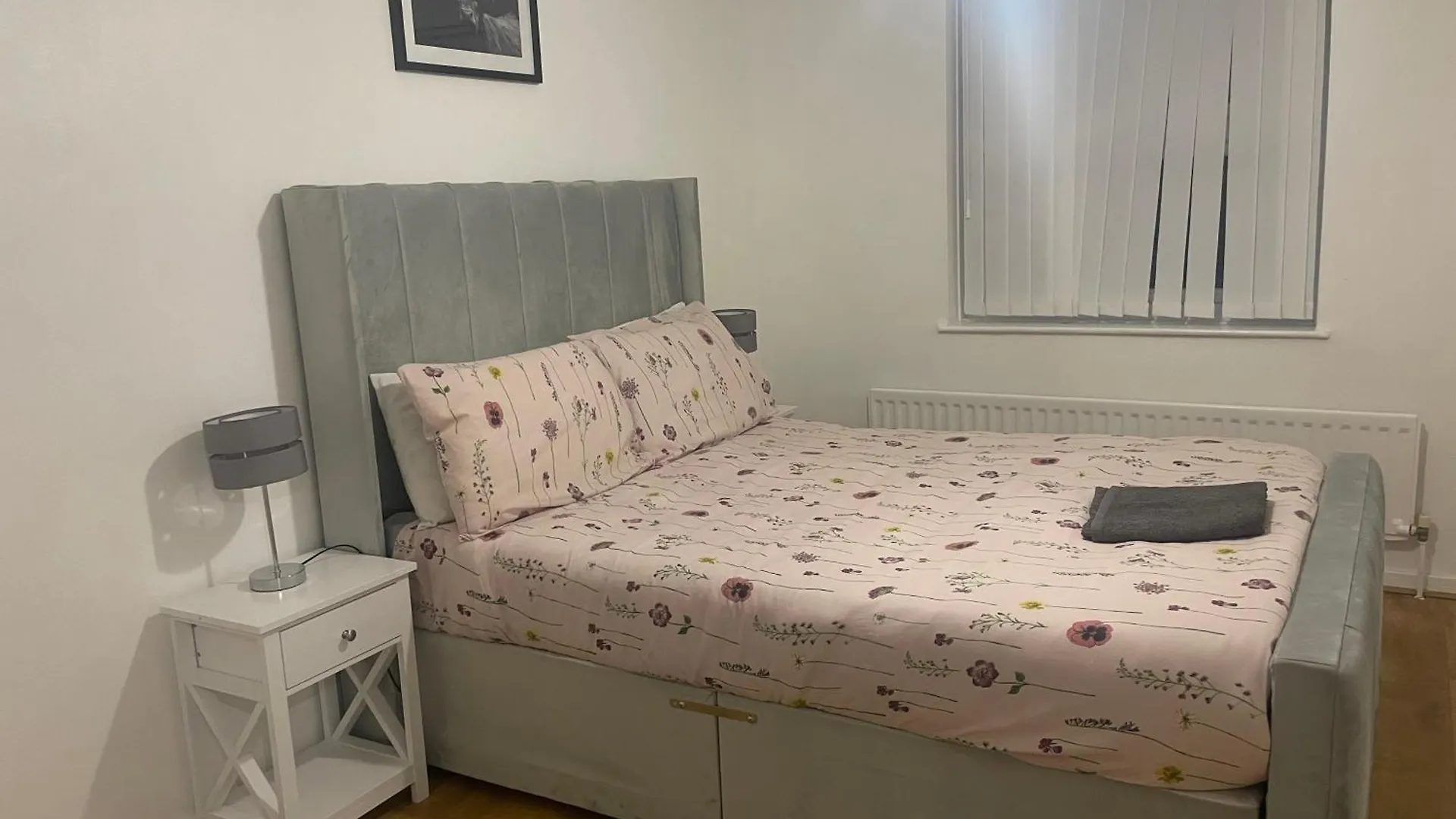 Holiday home New! 4 Bedroom London House With Garden And Lawn