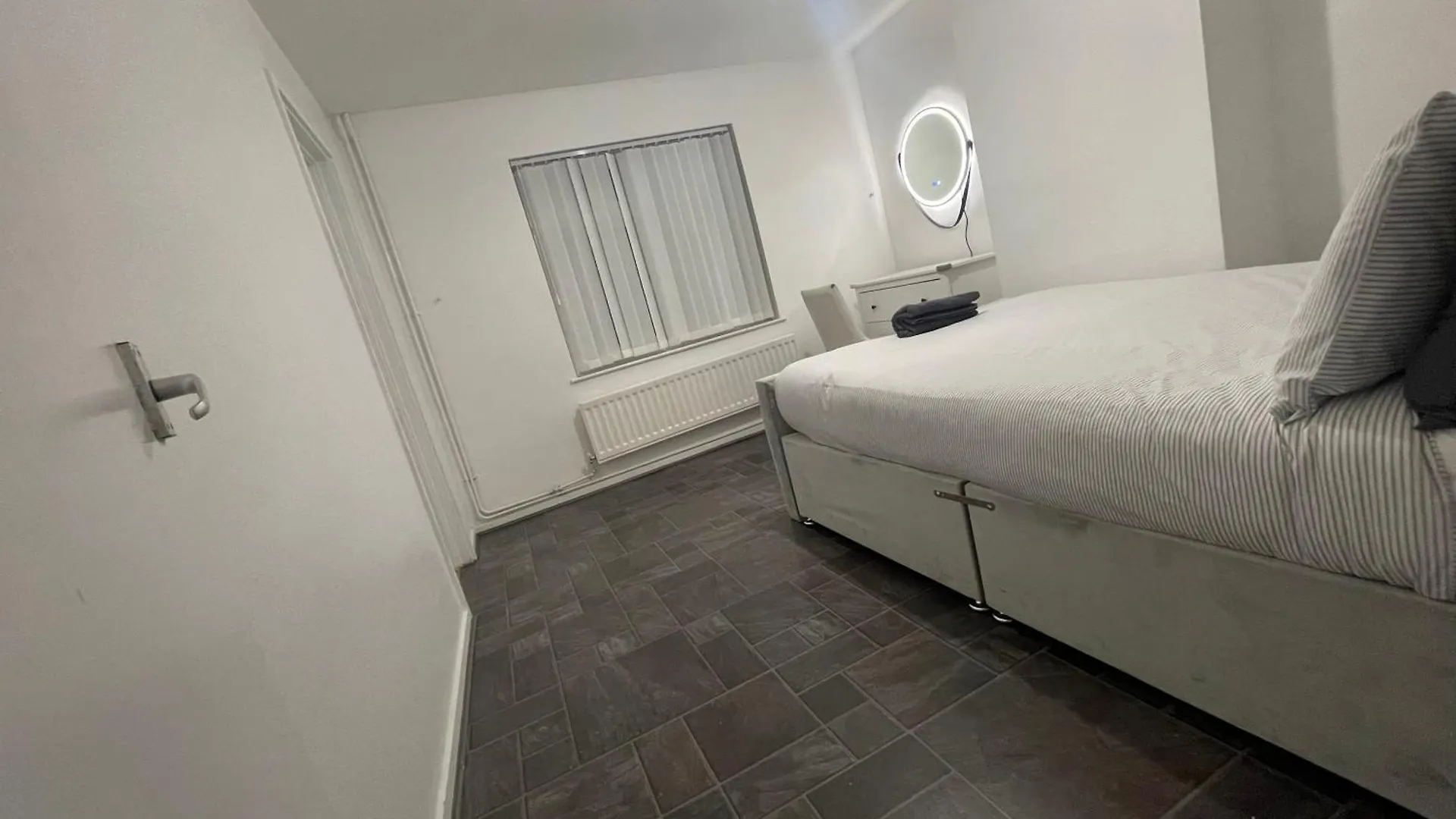Holiday home New! 4 Bedroom London House With Garden And Lawn