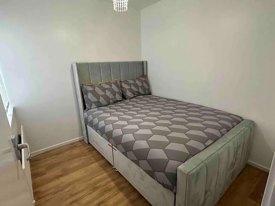 New! 4 Bedroom London House With Garden And Lawn Regno Unito